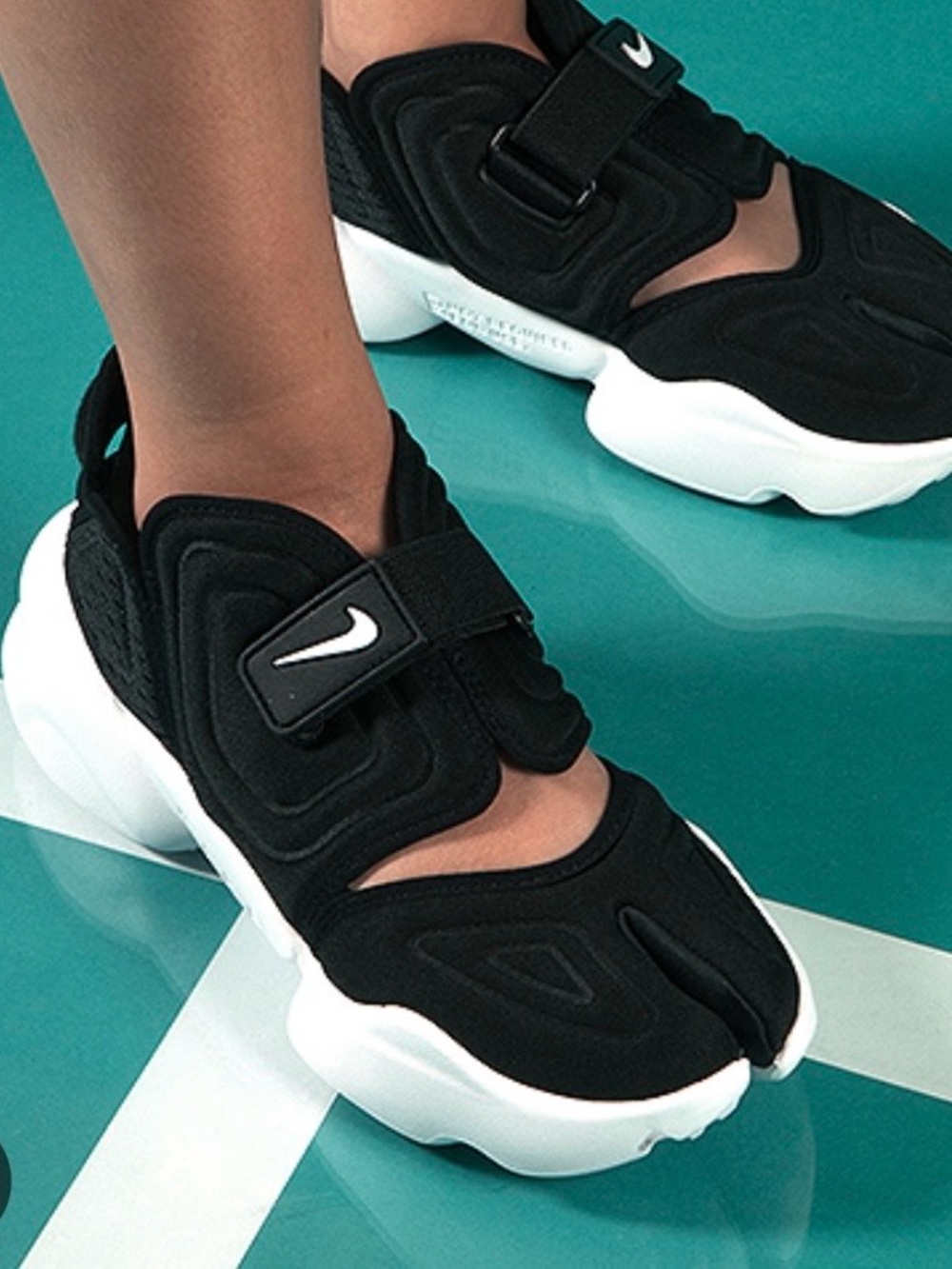 Nike Aqua Rift Split Toe Black and White Womens Water Sneakers